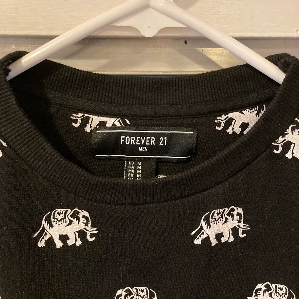 Forever 21 Medium Black Sweatshirt w/White Elephants